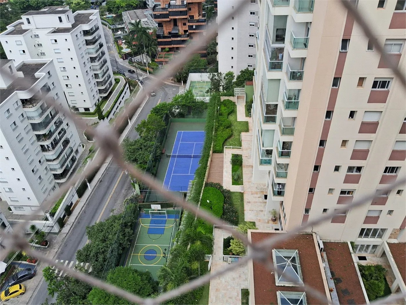 Apartamento à venda com 3 suítes em Paraíso do Morumbi, São Paulo, SP