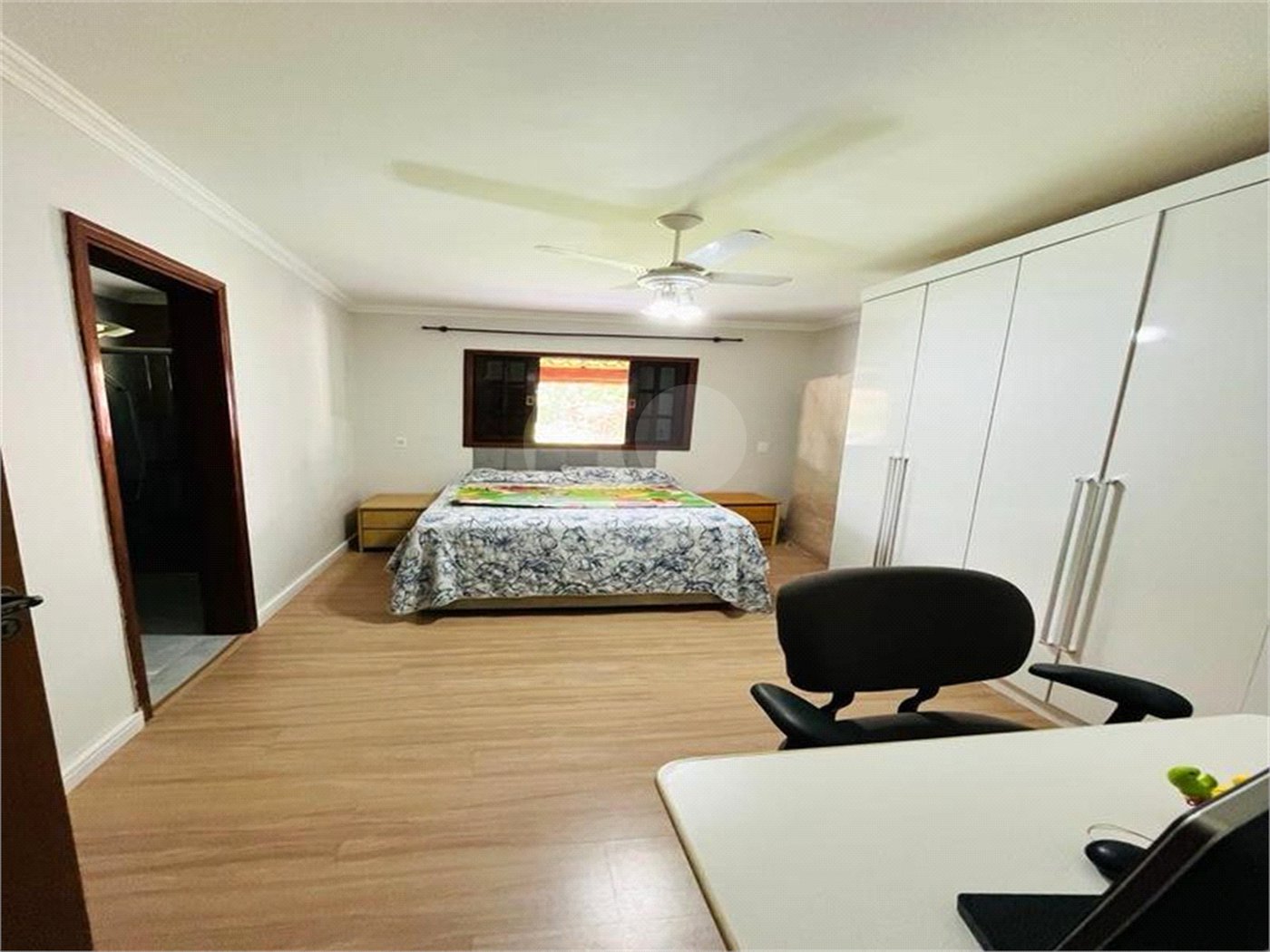 Casa à venda com 4 suítes no condomínio Vale do Lago, Sorocaba - SP