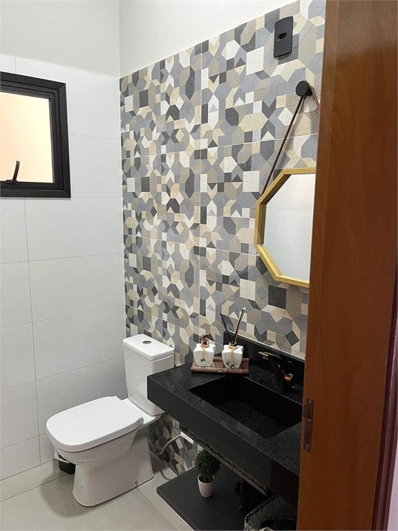 Casa à venda com 3 quartos, sendo 1 suíte, no condomínio Horto Florestal Villagio, Sorocaba - SP