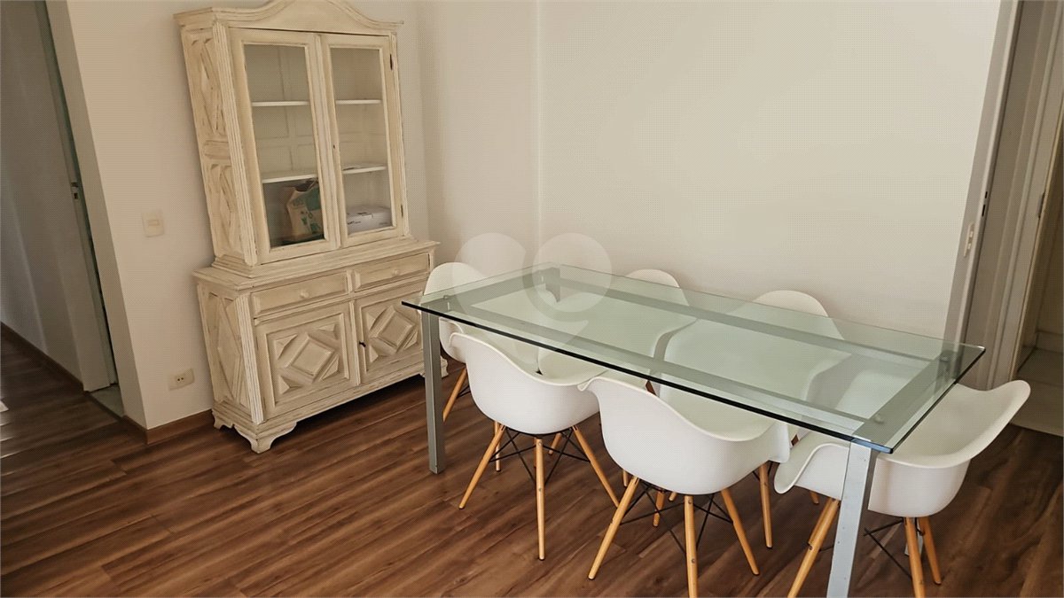Apartamento à venda com 3 quartos, sendo 1 suíte, em Vila Olímpia, São Paulo, SP