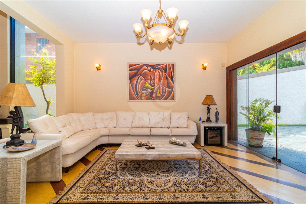 Casa à venda com 4 suítes em Jardim Marajoara, São Paulo, SP