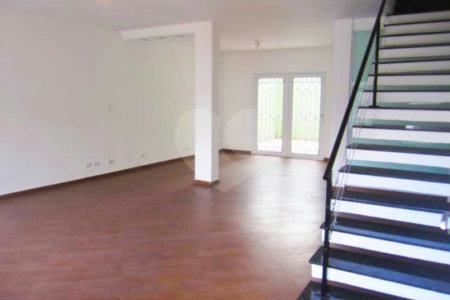 Casa à venda com 4 quartos, sendo 2 suítes, em Moema, São Paulo, SP