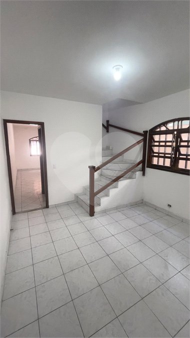 Sobrado à venda com 4 quartos, sendo 1 suíte,  em Jardim Ester Yolanda, São Paulo, SP