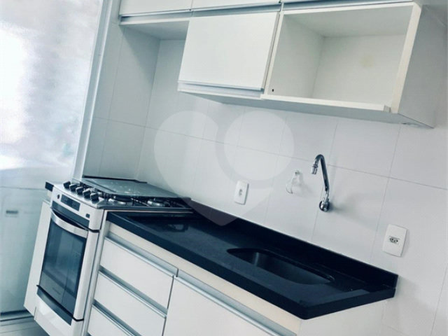 Apartamento à venda com 2 quartos em Parque Maria Domitila, São Paulo, SP