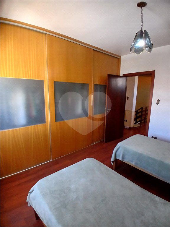Sobrado à venda com 4 quartos, sendo 2 suítes, em Jardim Leonor, São Paulo, SP