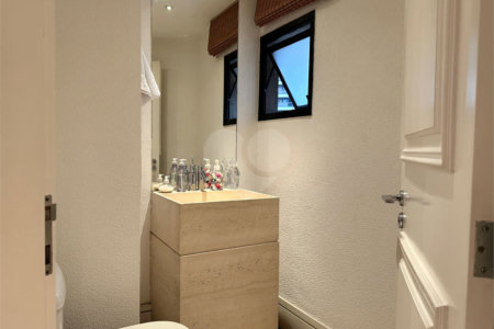 Apartamento à venda com 4 quartos, sendo 3 suítes,  em Vila Andrade, São Paulo, SP