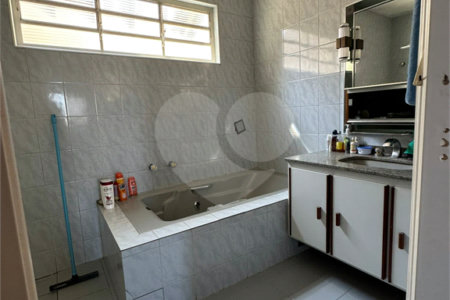 Casa à venda com 4 quartos, sendo 1 suíte,  em Vila Romão, Salto, SP