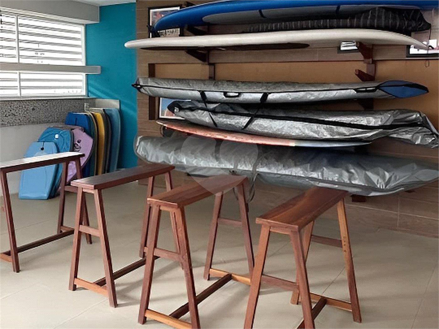 Apartamento à venda com 3 quartos, sendo 1 suíte, em São Bento, Cabo Frio, RJ
