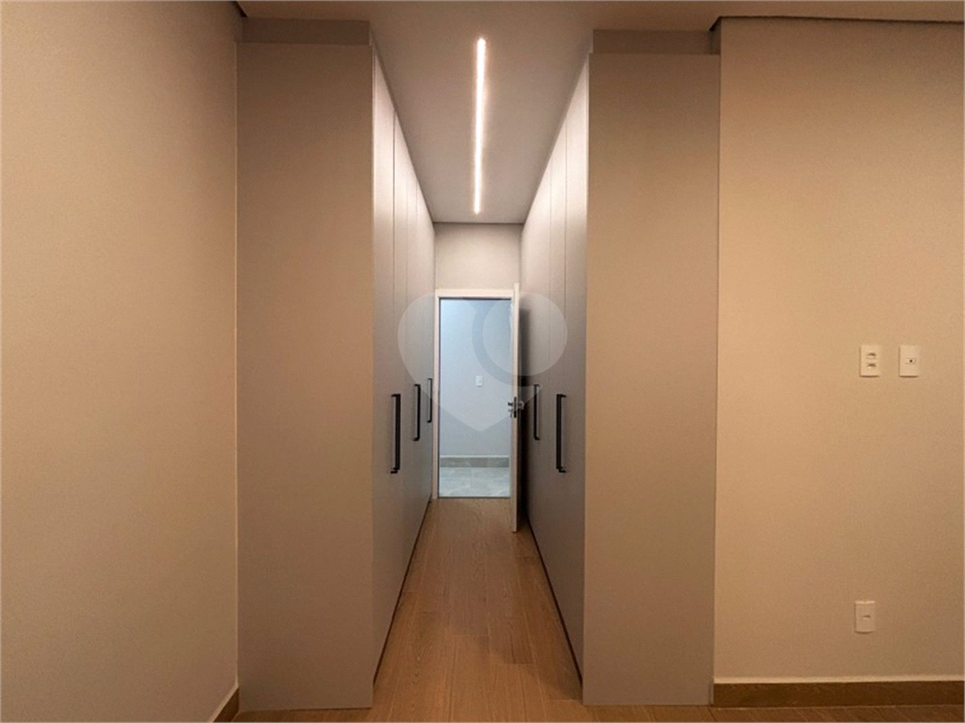 Casa à venda com 3 suítes no condomínio Vista Verde, Indaiatuba - SP