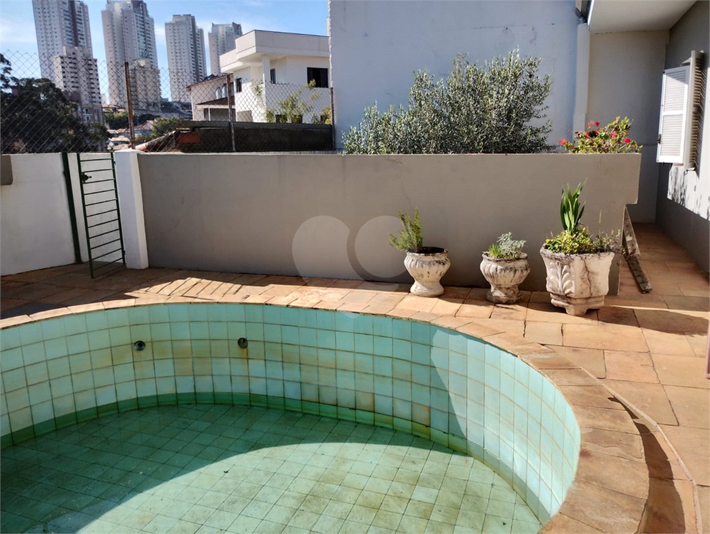 Casa de Vila à venda com 4 suítes em Jardim Londrina, São Paulo, SP