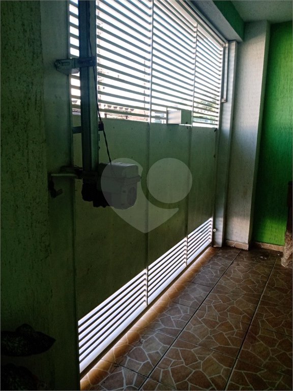 Sobrado à venda com 6 quartos em Horto, São Paulo, SP