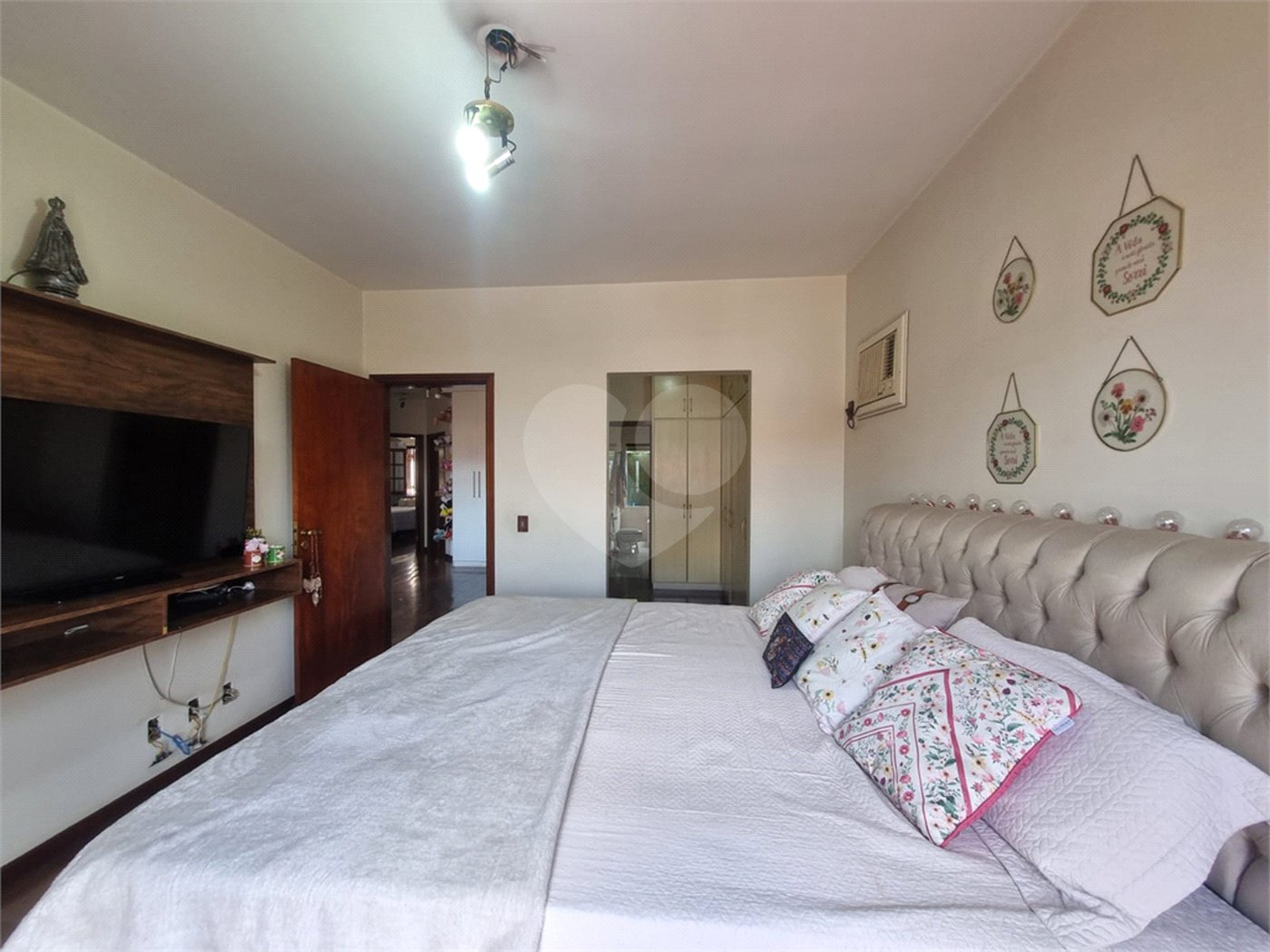 Sobrado à venda com 3 quartos, sendo 1 suíte,  em Vila Trujillo, Sorocaba, SP