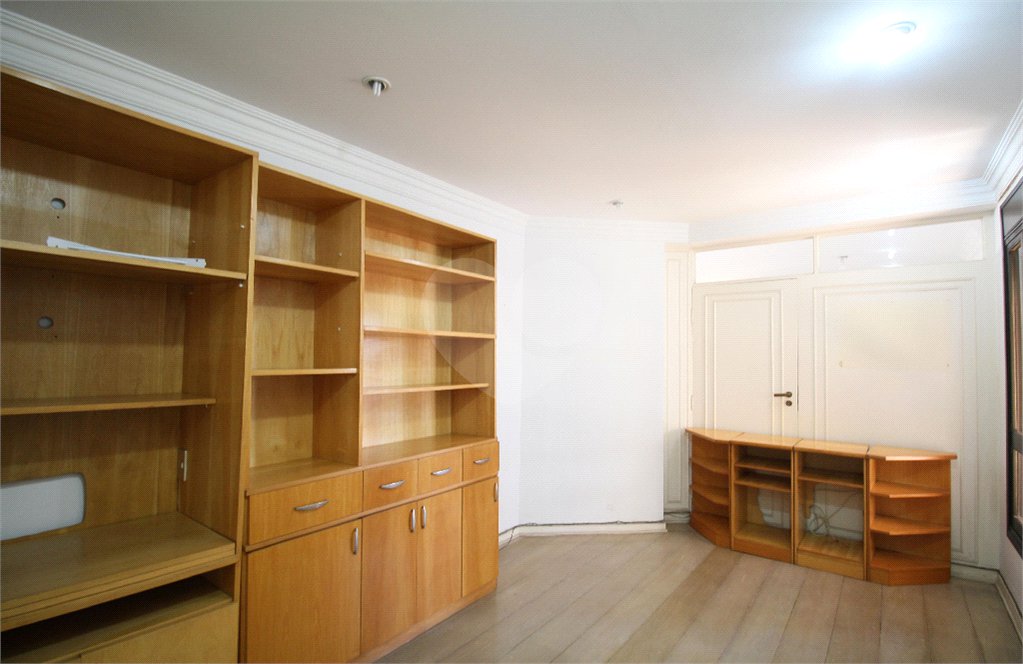 Apartamento à venda com 3 suítes em Vila Suzana, São Paulo, SP