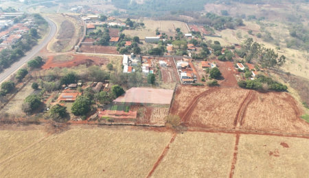 Terreno à venda no Centro, Cravinhos, SP