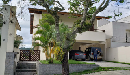 Casa à venda com 4 suítes no condomínio Real Park, Mogi das Cruzes - SP