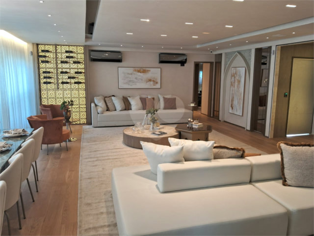 Apartamento à venda com 3 suítes em Vila Mariana, São Paulo, SP