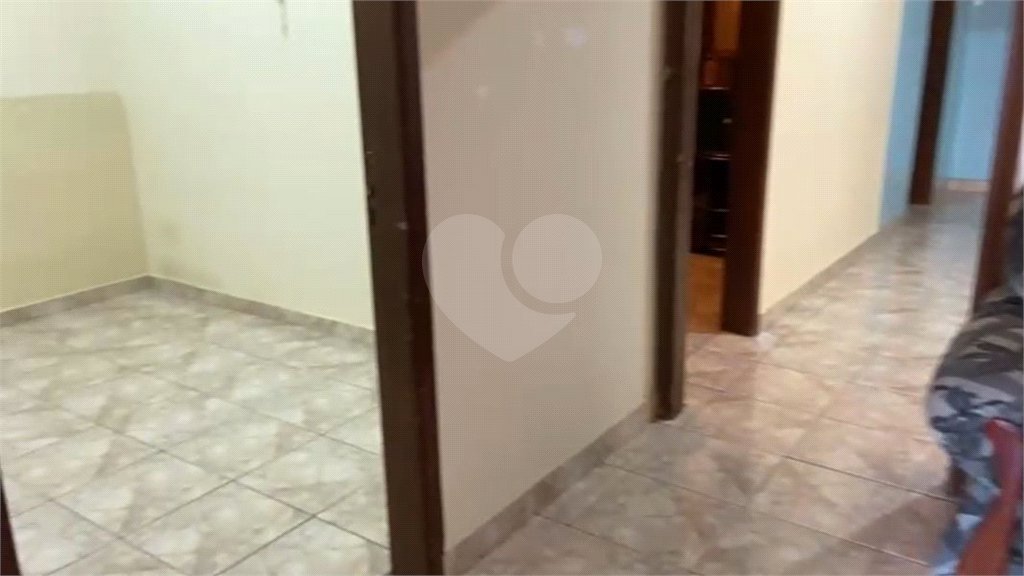 Casa à venda com 3 quartos, sendo 1 suíte,  no Centro, Salto, SP