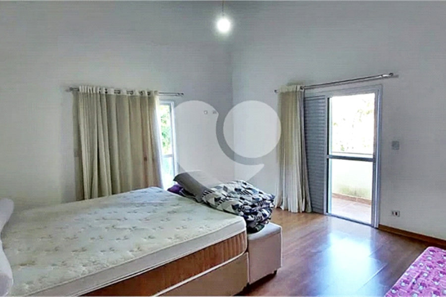 Casa à venda com 4 quartos, sendo 2 suítes,  no condomínio Sausalito, Mairiporã - SP