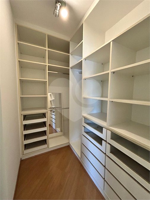 Apartamento à venda com 2 quartos, sendo 1 suíte, em Vila Andrade, São Paulo, SP