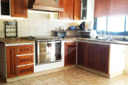 Sobrado à venda com 4 quartos, sendo 2 suítes, em Alto da Boa Vista, São Paulo, SP