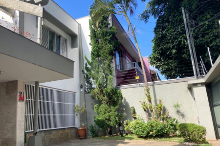 Sobrado à venda com 4 quartos, sendo 2 suítes, em Bosque da Saúde, São Paulo, SP