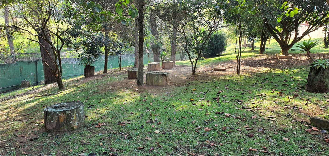 Casa à venda com 4 quartos, sendo 2 suítes, no condomínio Vila Panamericana, São Paulo - SP