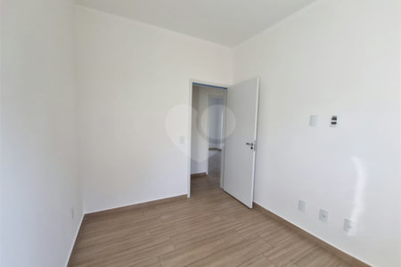 Casa à venda com 3 quartos, sendo 1 suíte, no condomínio Residencial Américo Figueiredo, Sorocaba - SP