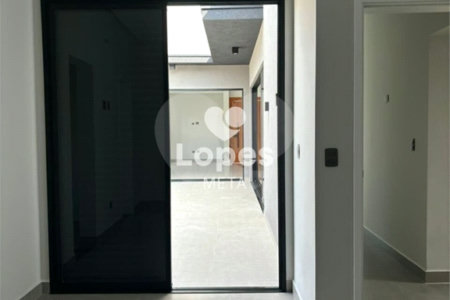 Casa à venda com 3 quartos, sendo 1 suíte,  no condomínio Terras do Vale, Caçapava - SP