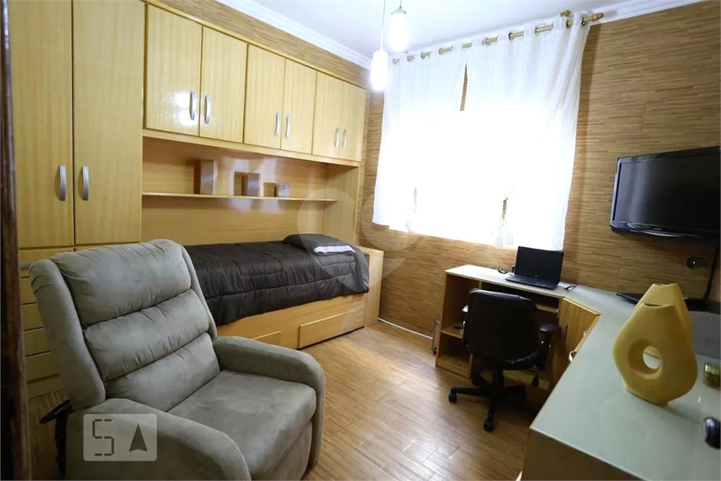 Sobrado à venda com 6 quartos, sendo 5 suítes, em Vila Paranaguá, São Paulo, SP