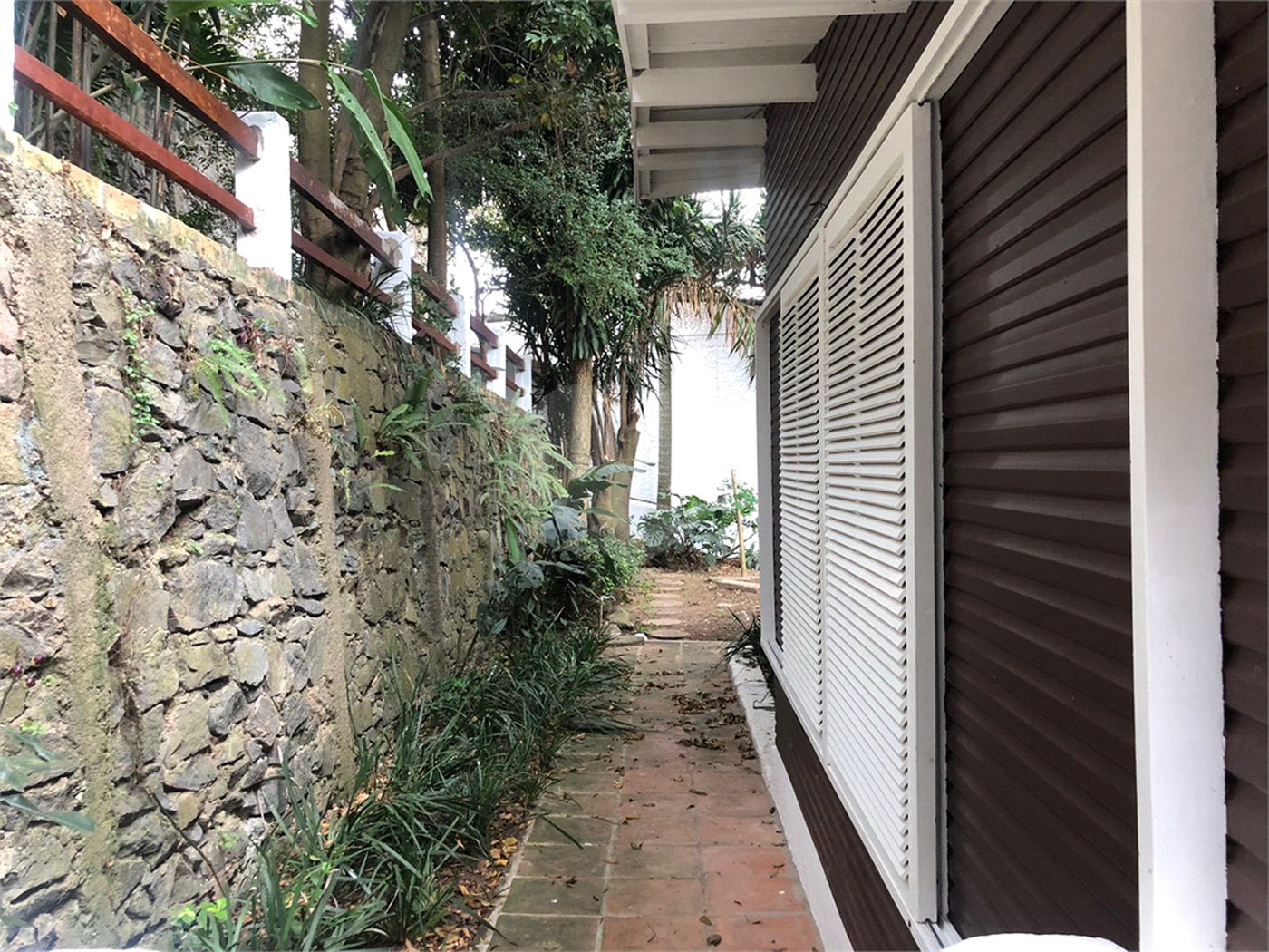 Sobrado à venda com 5 quartos, sendo 1 suíte,  em Tremembé, São Paulo, SP