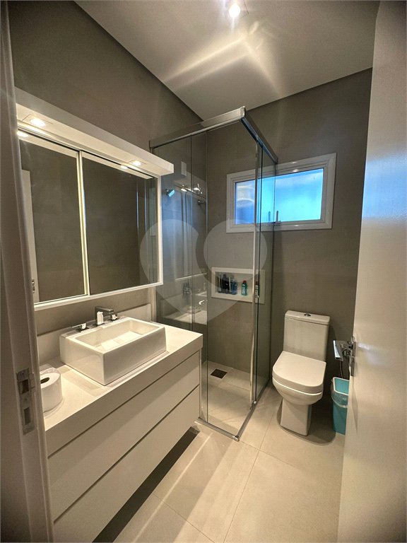 Casa à venda com 4 quartos, sendo 2 suítes, no condomínio Residencial Parque Esplanada, Votorantim - SP