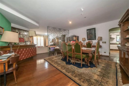 Casa Alto Padrão.Localização excelente. Venha conhecer. Agende uma visita.