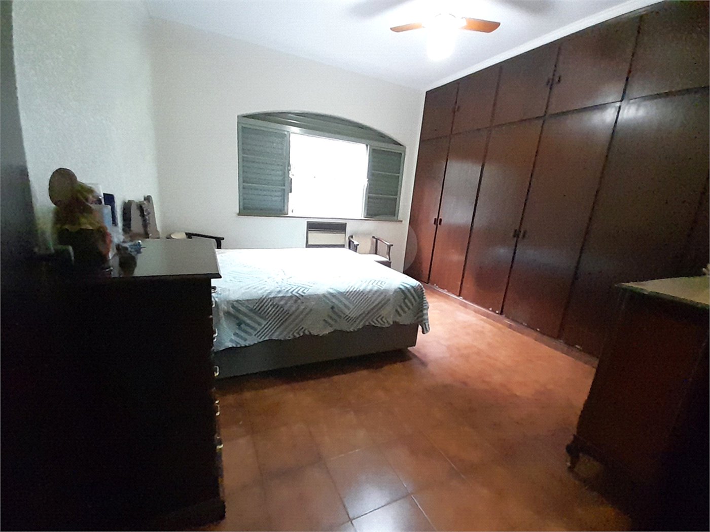 Casa à venda com 5 quartos, sendo 1 suíte,  em Jardim Anhangüera, Ribeirão Preto, SP
