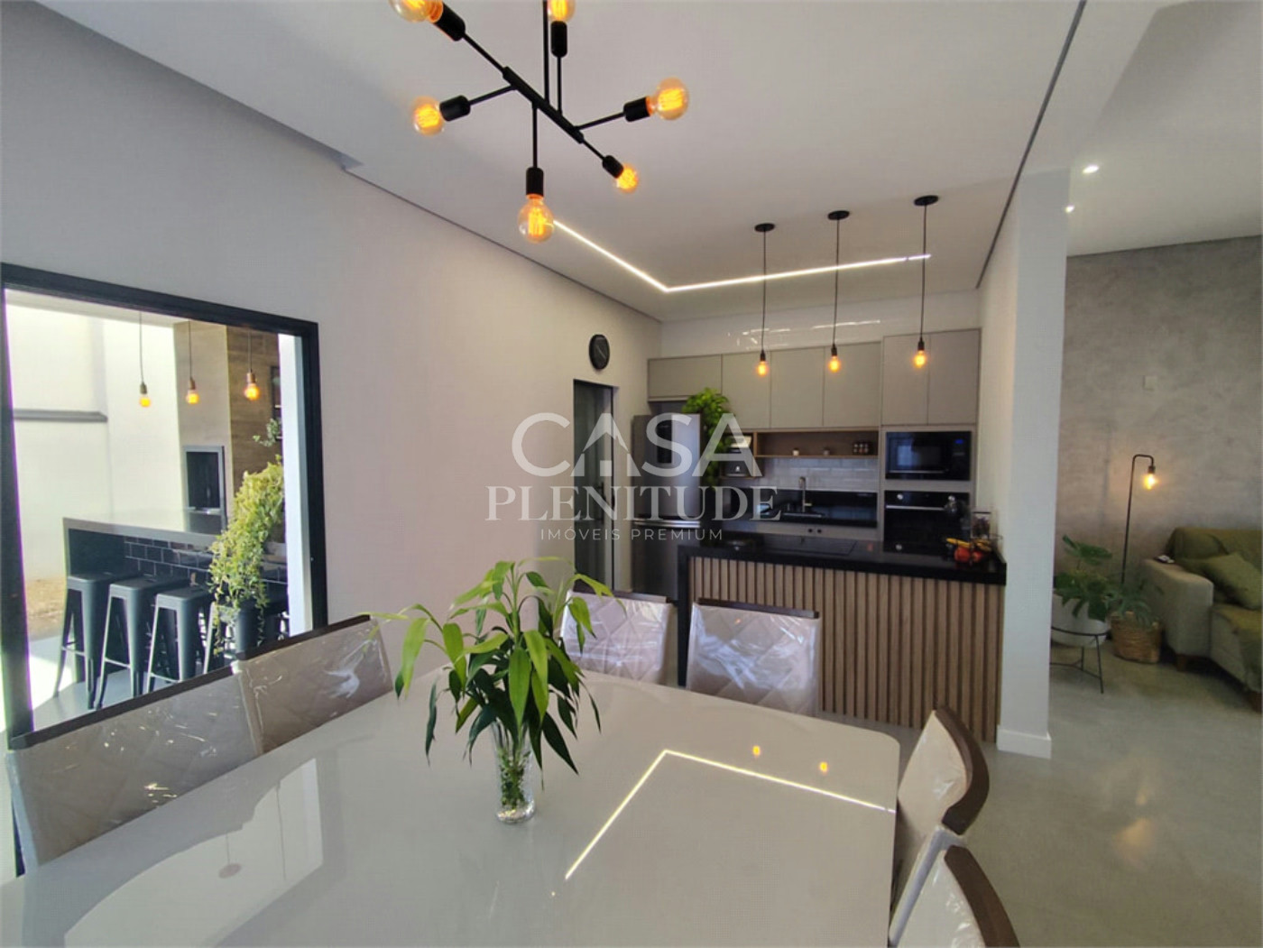 Casa em condomínio à venda com 3 quartos, sendo 1 suíte,  em Jardim Santa Esmeralda, Sorocaba, SP