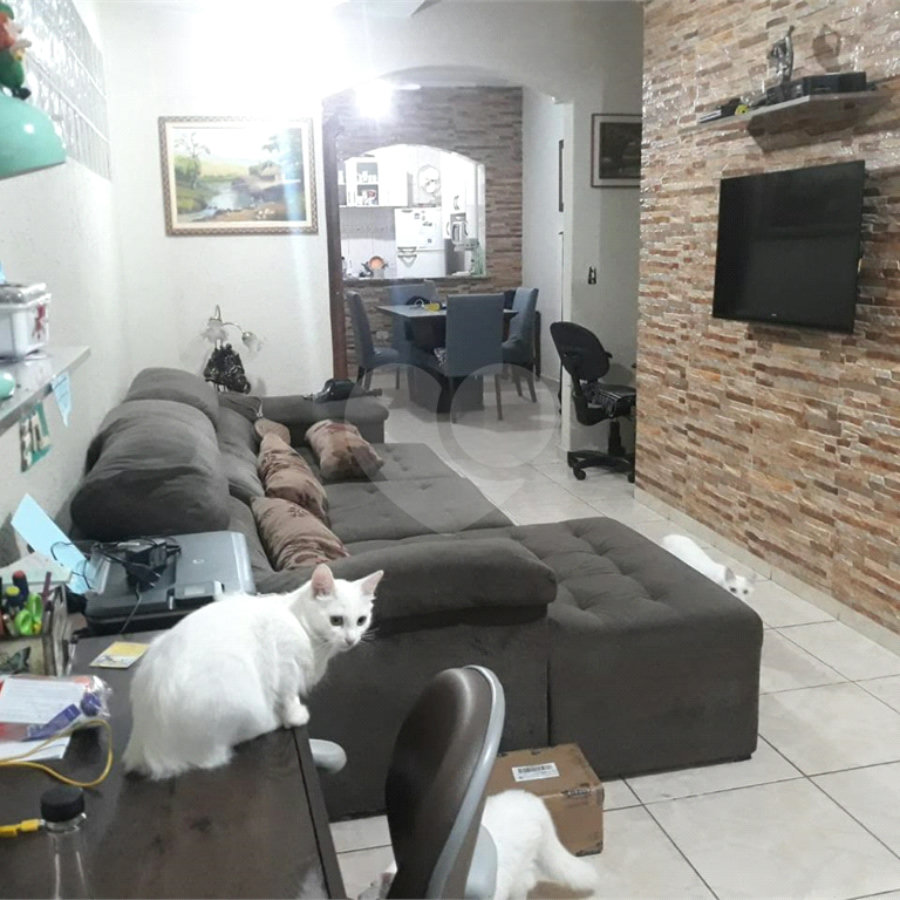 Sobrado à venda com 3 suítes em Vila Nivi, São Paulo, SP