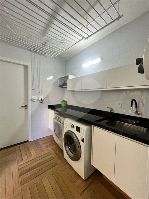 Sobrado à venda com 5 quartos, sendo 2 suítes, em Alto da Boa Vista, São Paulo, SP