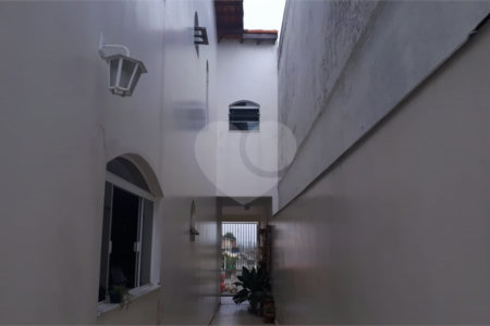 Sobrado à venda com 3 quartos, sendo 1 suíte,  em Vila Caputera, Mogi das Cruzes, SP