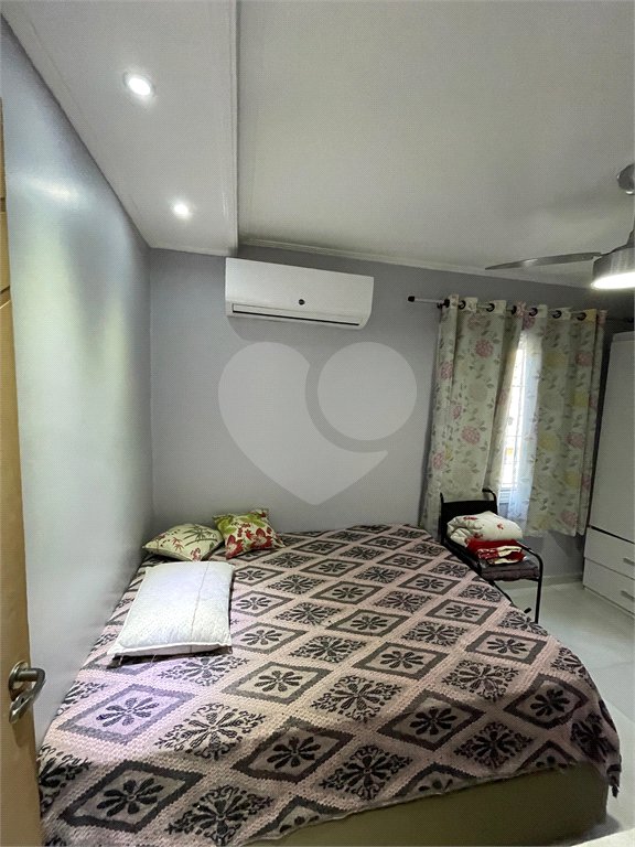 Sobrado à venda com 3 quartos, sendo 1 suíte, em Santíssimo, Rio de Janeiro, RJ