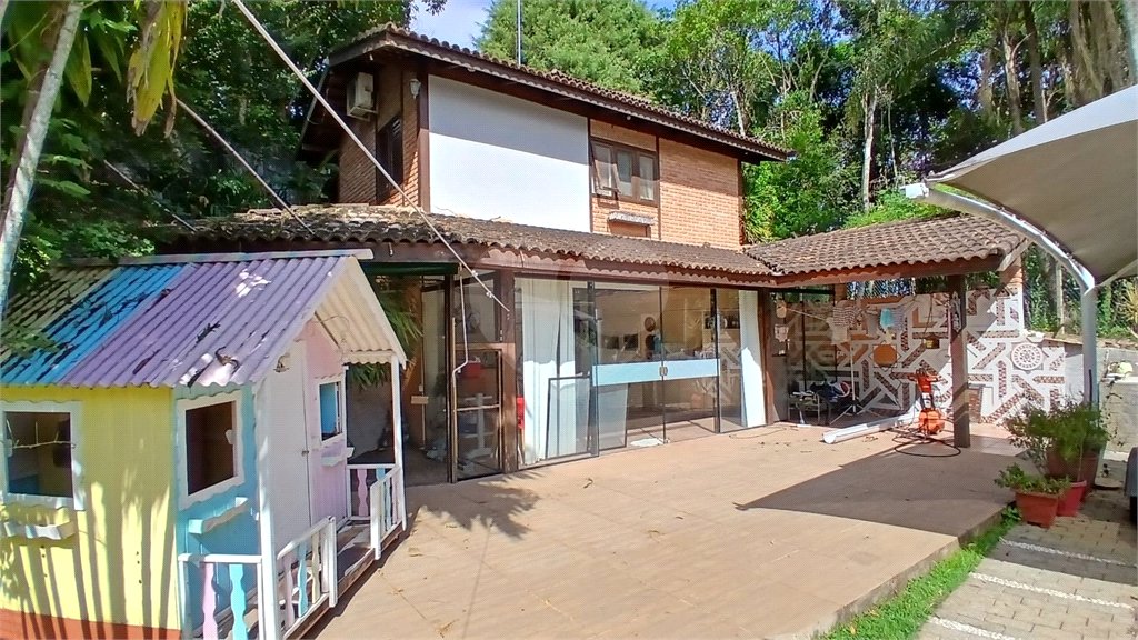 Casa à venda com 4 suítes no condomínio Sausalito, Mairiporã - SP