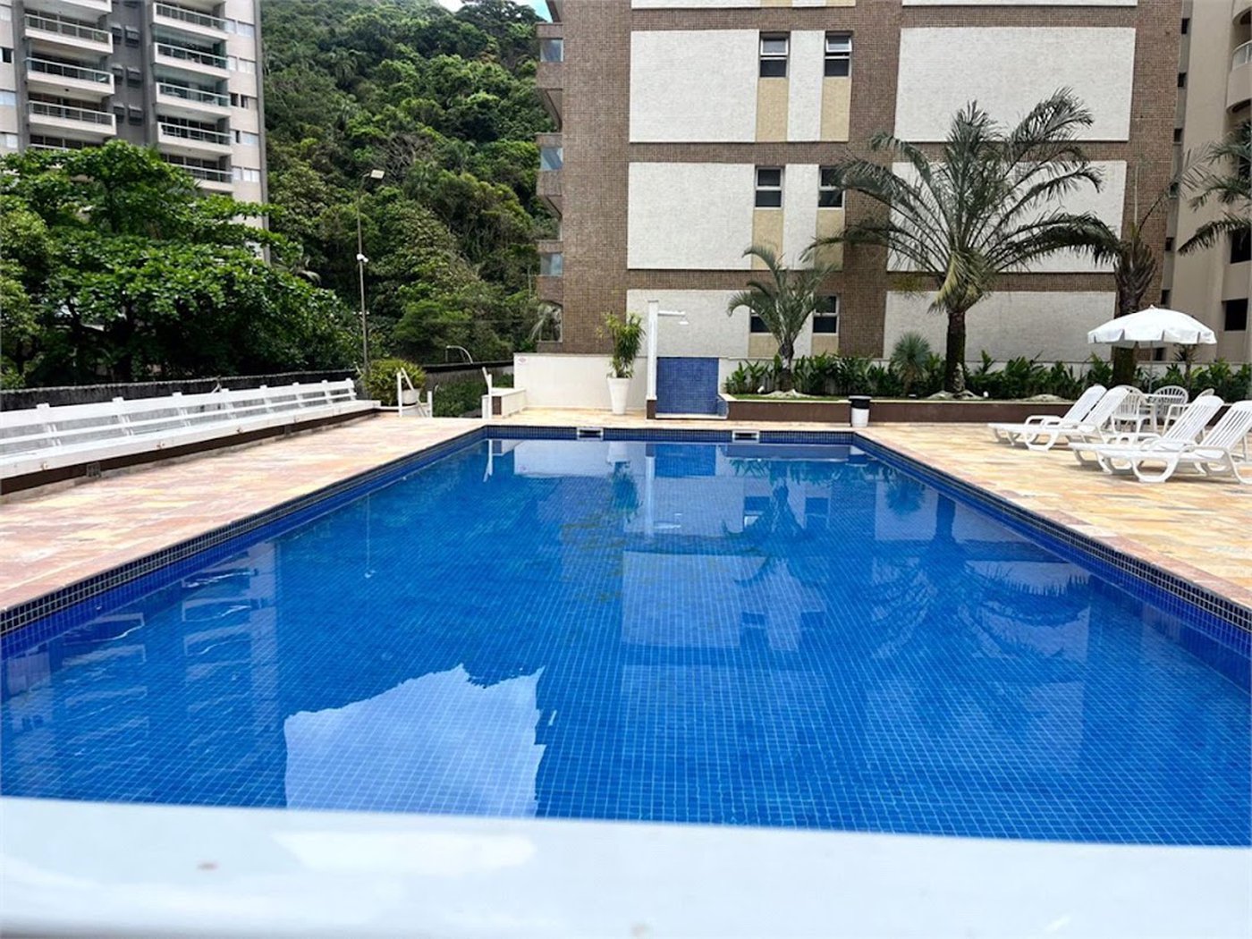 Apartamento com 3 dormitórios à venda, 100 m² por R$ 650.000,00 - Pitangueiras - Guarujá/SP