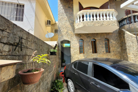 Sobrado à venda com 3 quartos, sendo 1 suíte, em Vila dos Remédios, São Paulo, SP