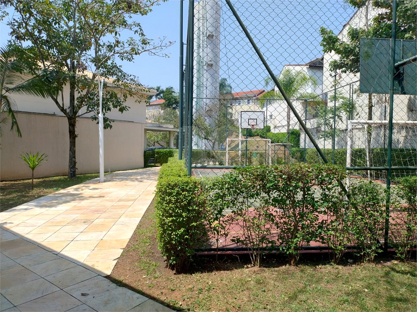 Casa à venda com 4 quartos, sendo 2 suítes,  no condomínio Aromaz, São Bernardo do Campo - SP