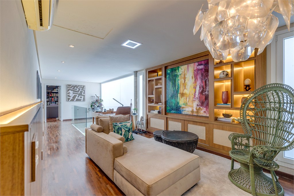 Casa à venda com 4 suítes no condomínio Residencial Canumã, São Paulo - SP