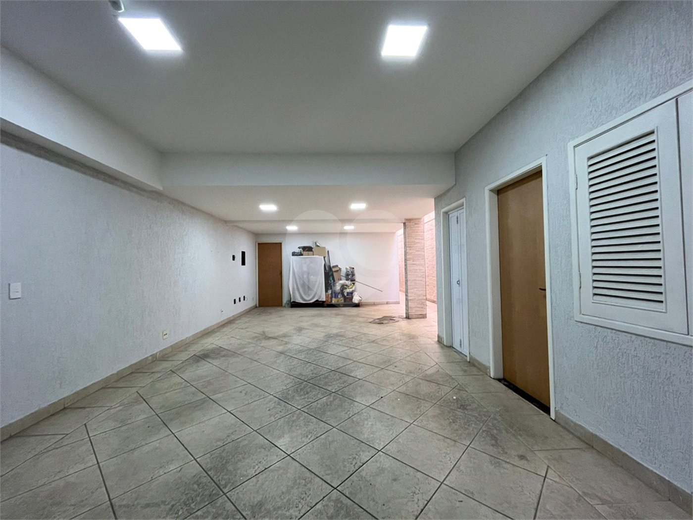 Casa à venda com 4 quartos, sendo 1 suíte, em Vila Maria Alta, São Paulo, SP