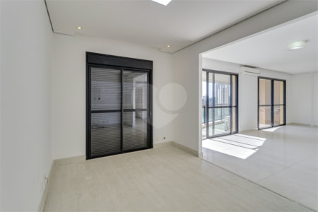 Apartamento à venda com 3 quartos, sendo 1 suíte, em Morumbi, São Paulo, SP