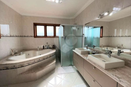 Casa à venda com 4 quartos, sendo 3 suítes, em Jardim Passárgada I, Cotia, SP
