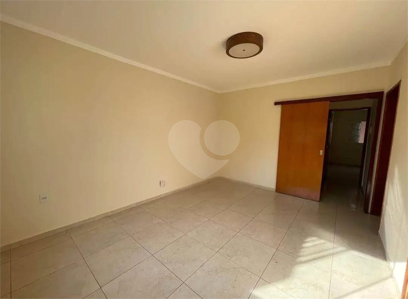 Casa à venda com 2 quartos, sendo 1 suíte, no condomínio Alvorada, Araraquara - SP