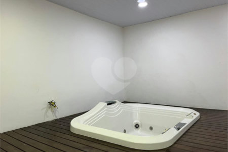 Apartamento à venda com 3 suítes em Bosque da Saúde, São Paulo, SP