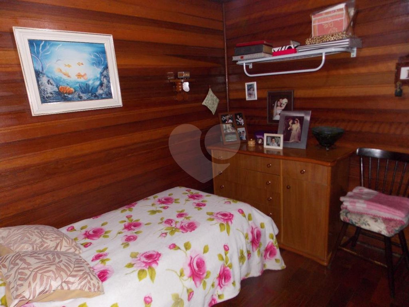 Sobrado à venda com 6 quartos, sendo 4 suítes, em Parque Petrópolis, Mairiporã, SP