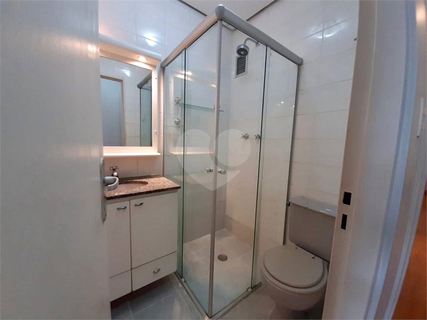 Apartamento para alugar com 3 quartos, sendo 1 suíte, em Vila Olímpia, São Paulo, SP